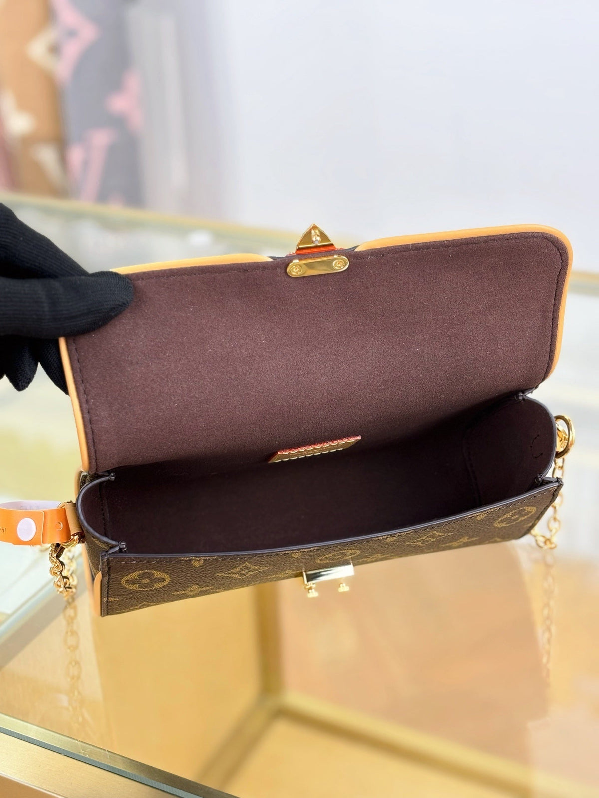 LV Pochette Camille