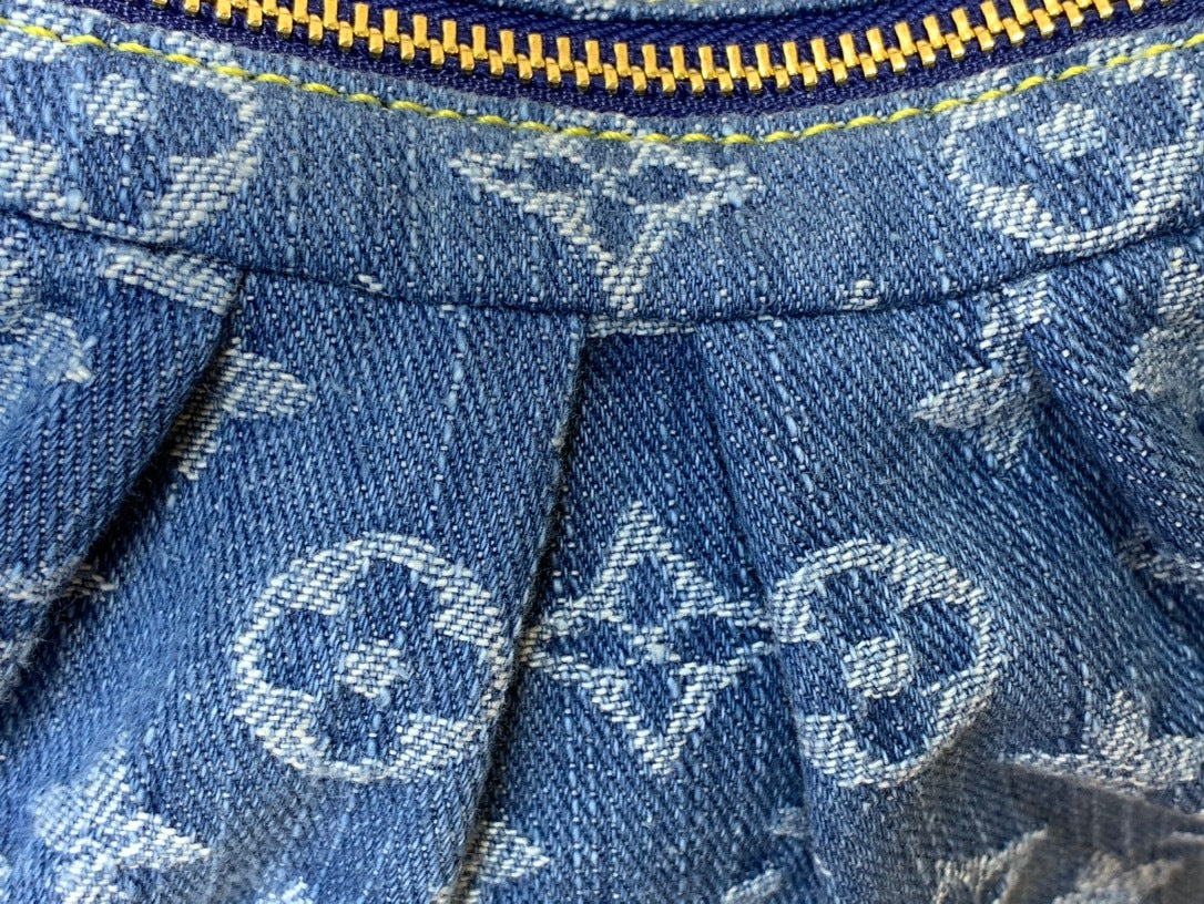 Valley Pochette Bag