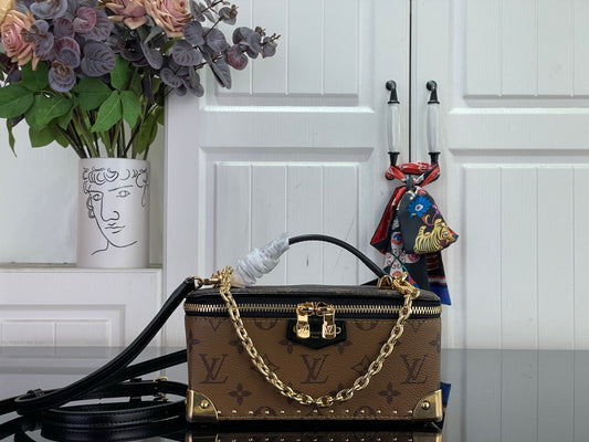 Vanity Pouch Trunk