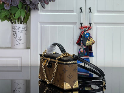 Vanity Pouch Trunk