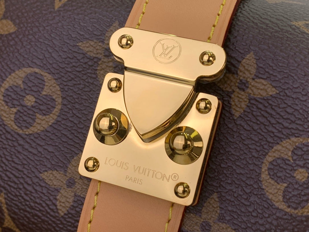 Mia Pochette Pouch