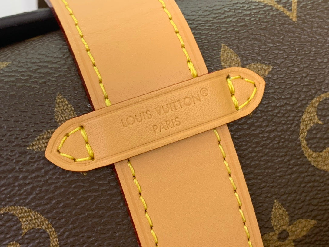 Mia Pochette Pouch