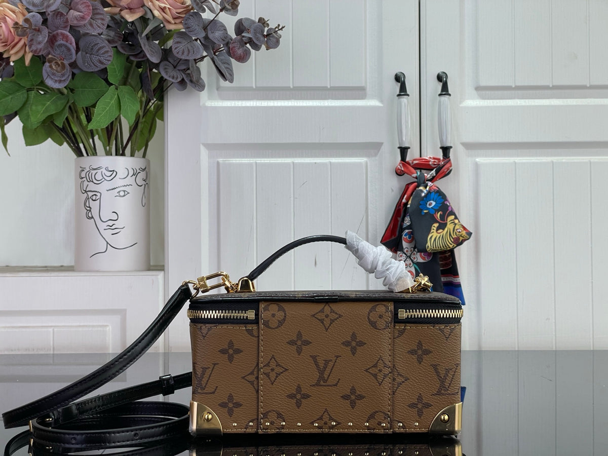 Vanity Pouch Trunk