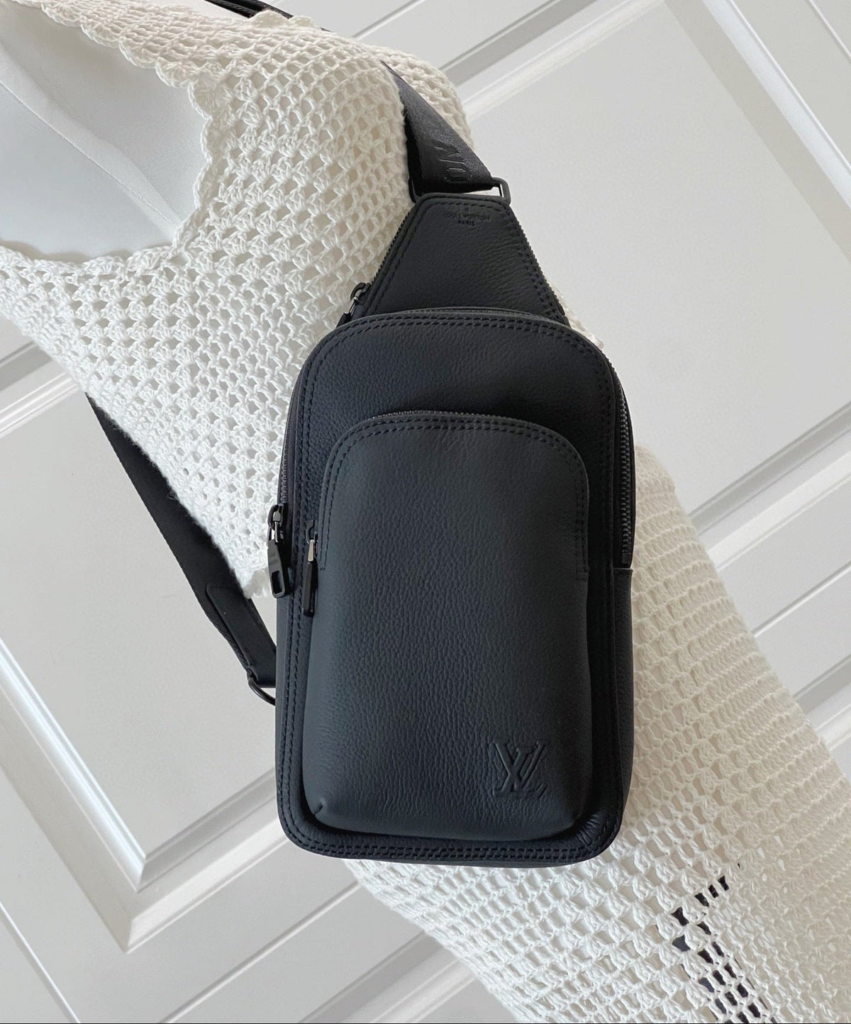 LV Avenue PM Slingbag