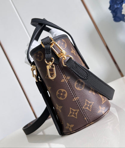 Neverfull Bandoulière Inside Out BB Bag