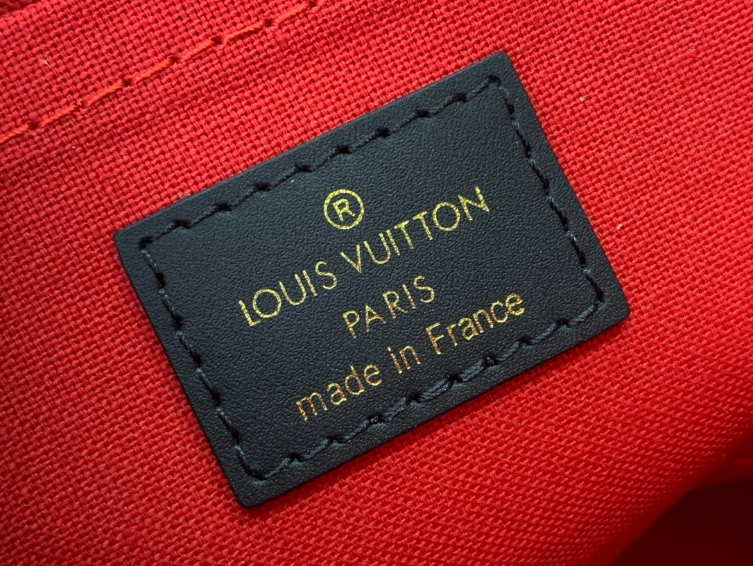 OnTheGo East West Bag