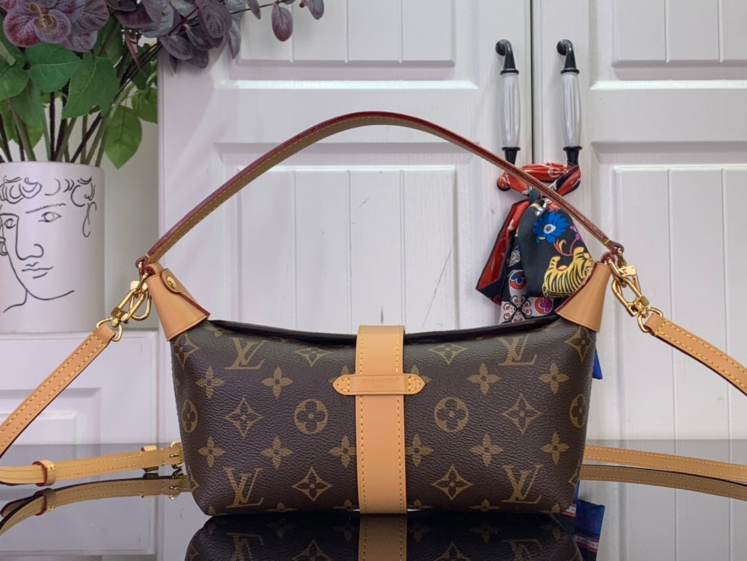 Mia Pochette Pouch