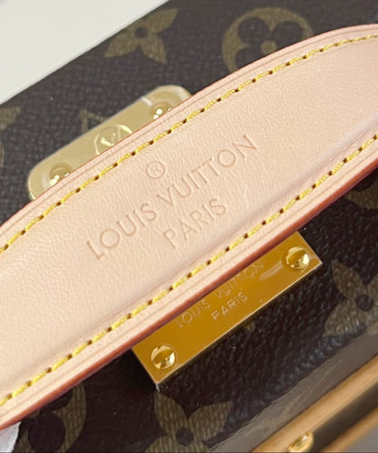 Handle Trunk Monogram