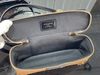 Vanity Pouch Trunk