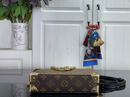 Vanity Pouch Trunk