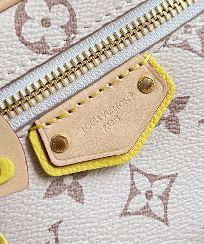 Vanity Chain Pouch