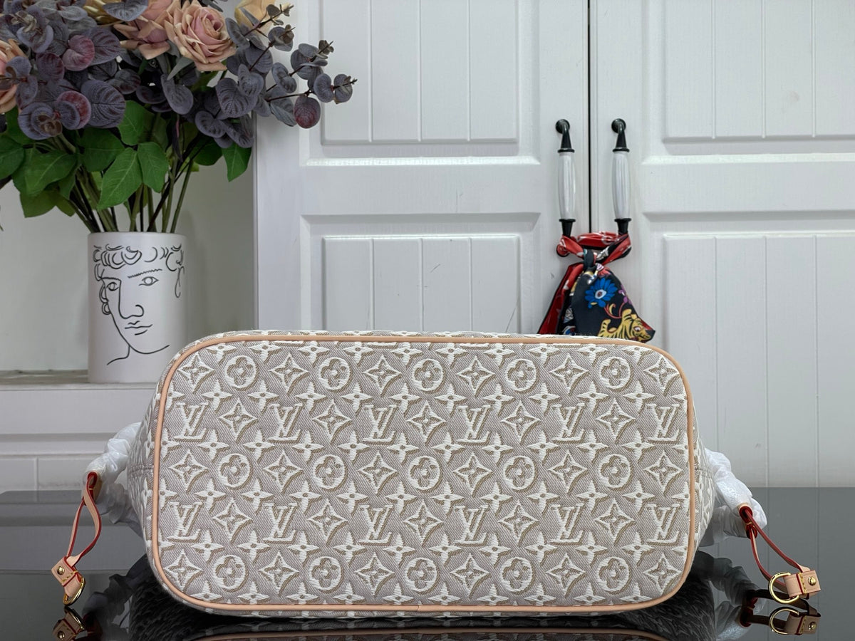 Neverfull MM Tote Bag