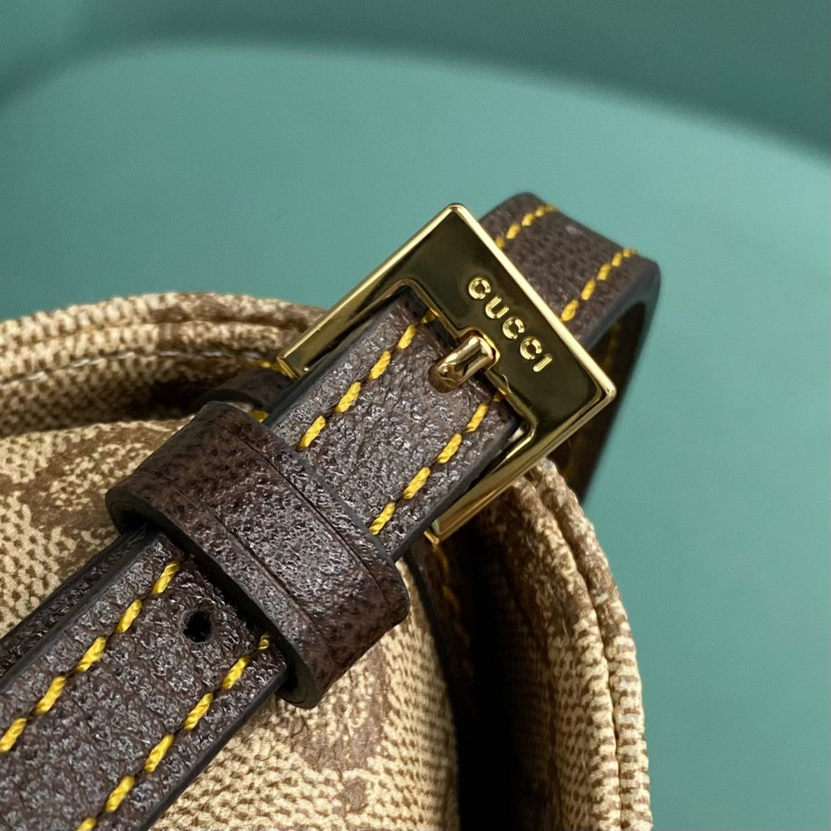 Madison medium shoulder bag