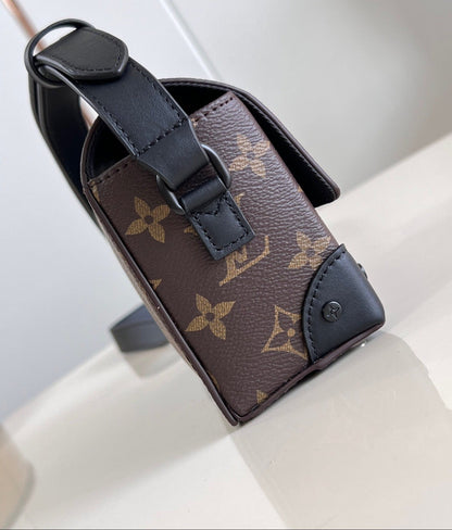 LV Steamer Wearable Wallet