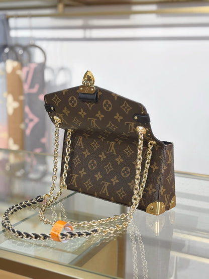 Trunkie East West Bag