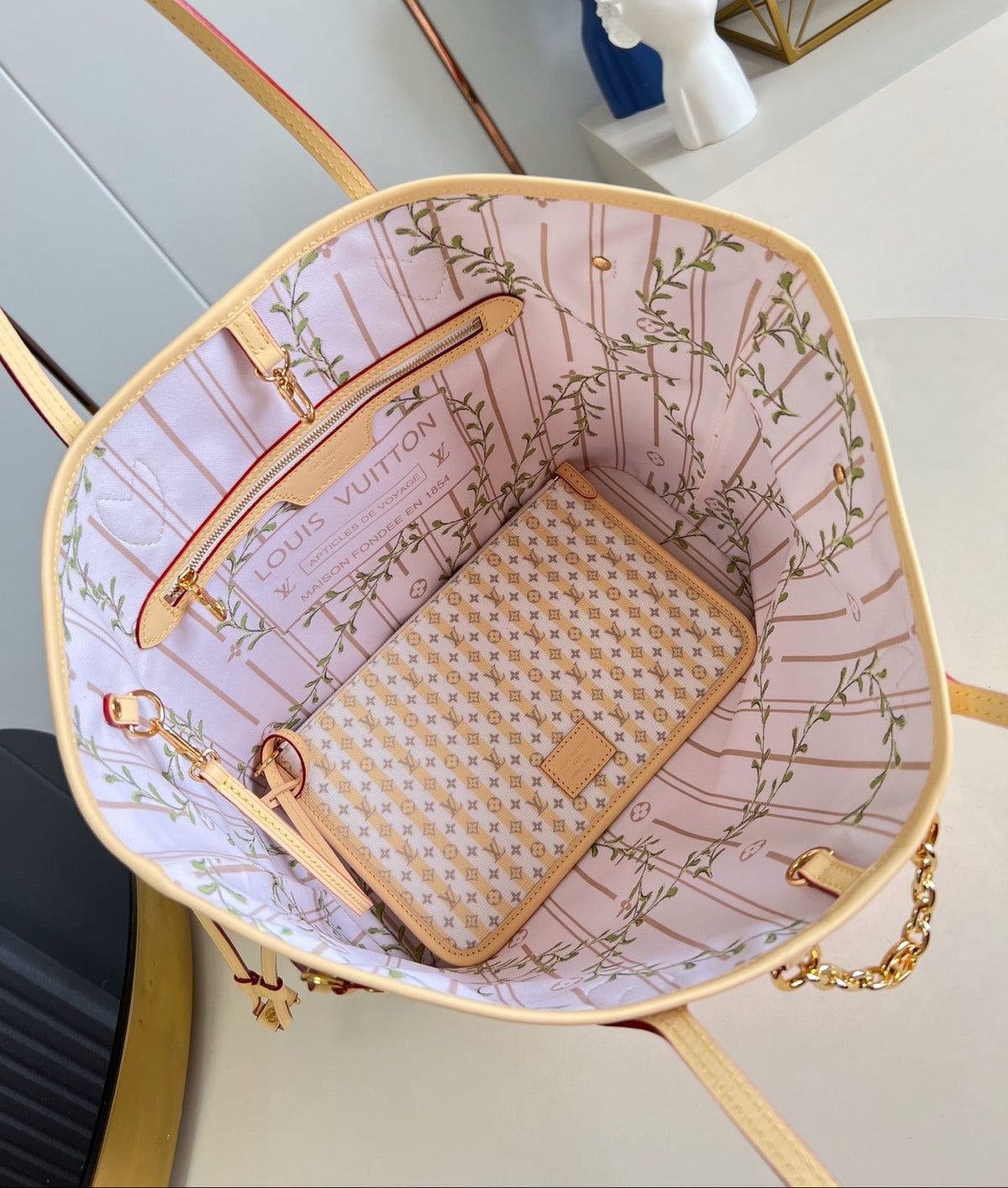 Neverfull MM Tote Bag
