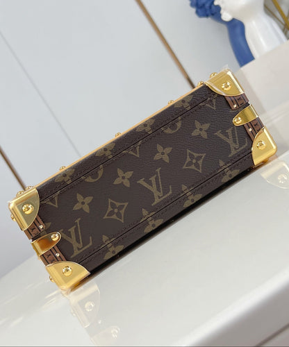 Handle Trunk Monogram