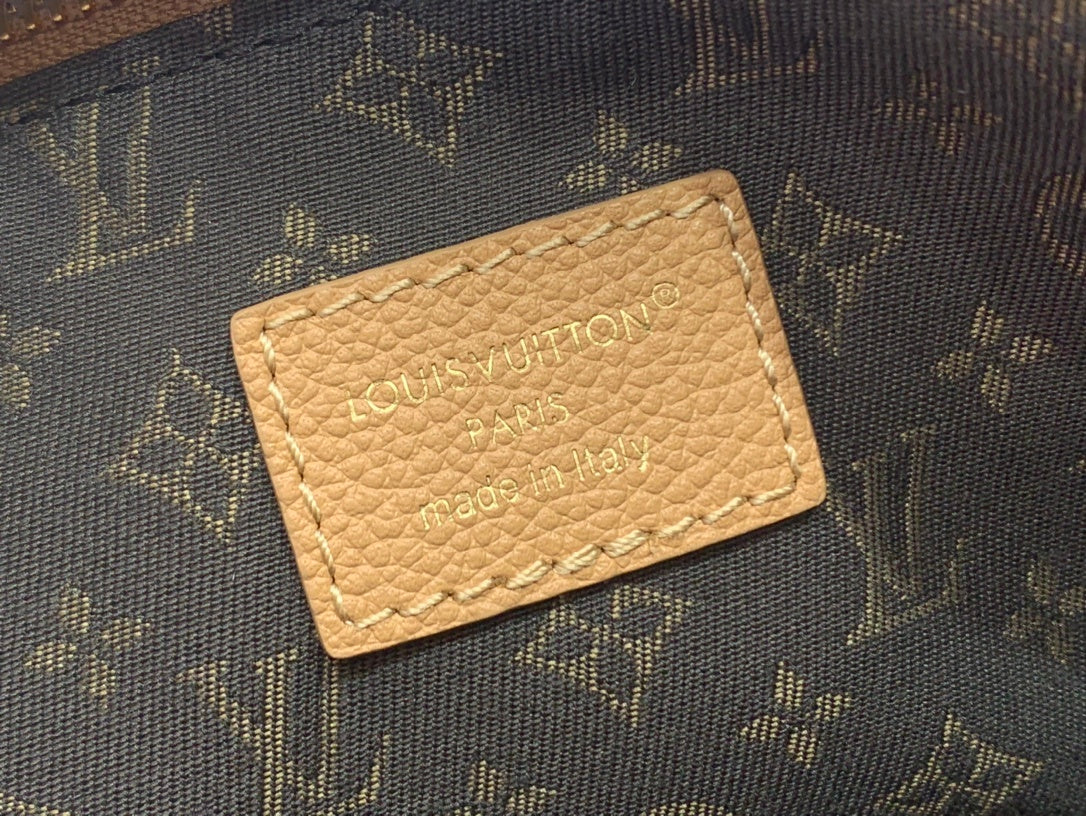 Multipass Bag