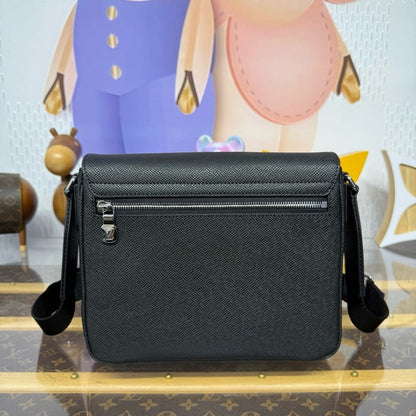 District PM Messenger Bag