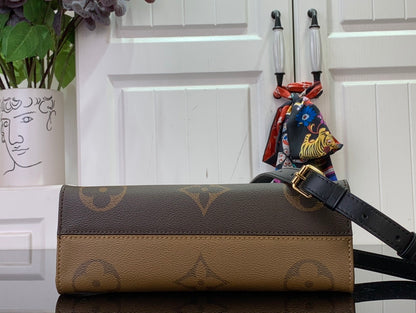 OnTheGo East West Bag