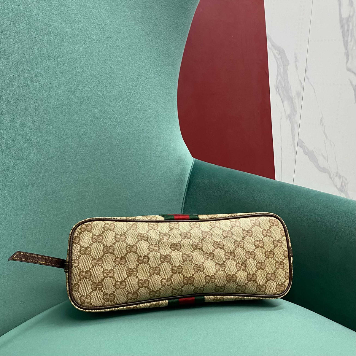 Madison medium shoulder bag